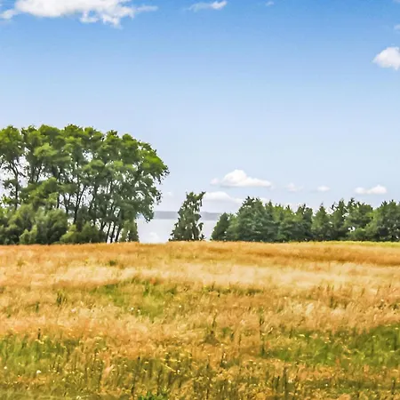 アパート 1 Bedroom Awesome In Retowo 4 Gardna Wielka