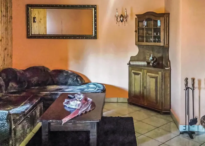 1 Bedroom Awesome In Retowo 4